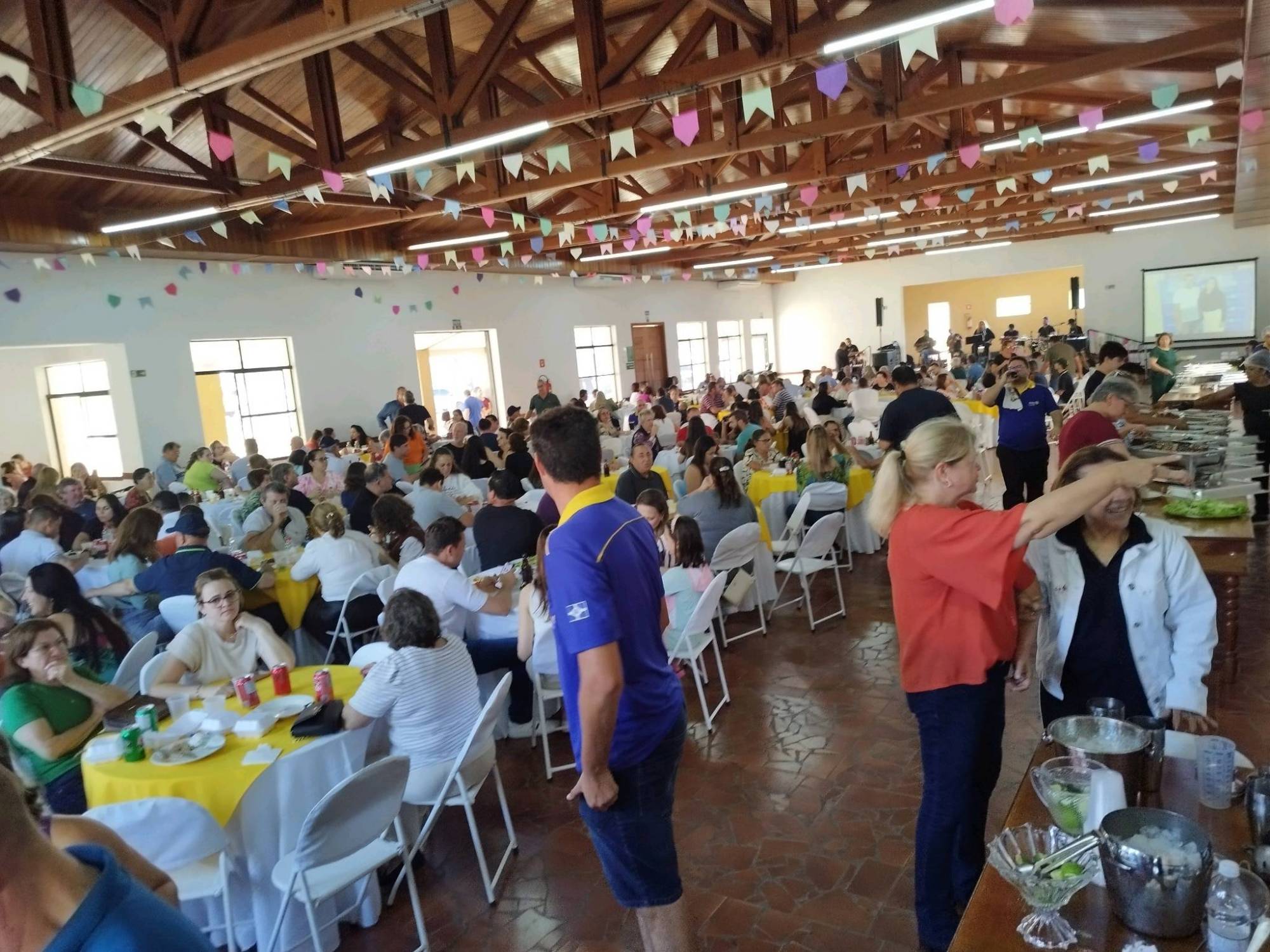 Rotary Club de Bariri - 16 de Junho Realizou na ¨Tarde do Dia 14 de Julho o Seu 11º Almoço Mineiro