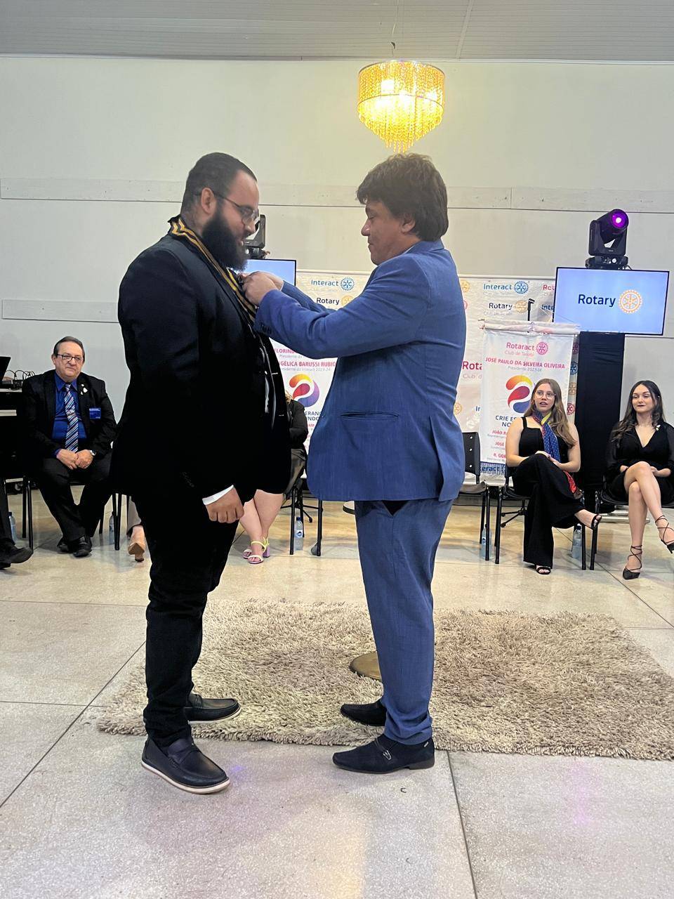 Família Rotária de Tanabi realiza sua Cerimônia de Posse e Transmissão de cargos com a presença do casal Governador