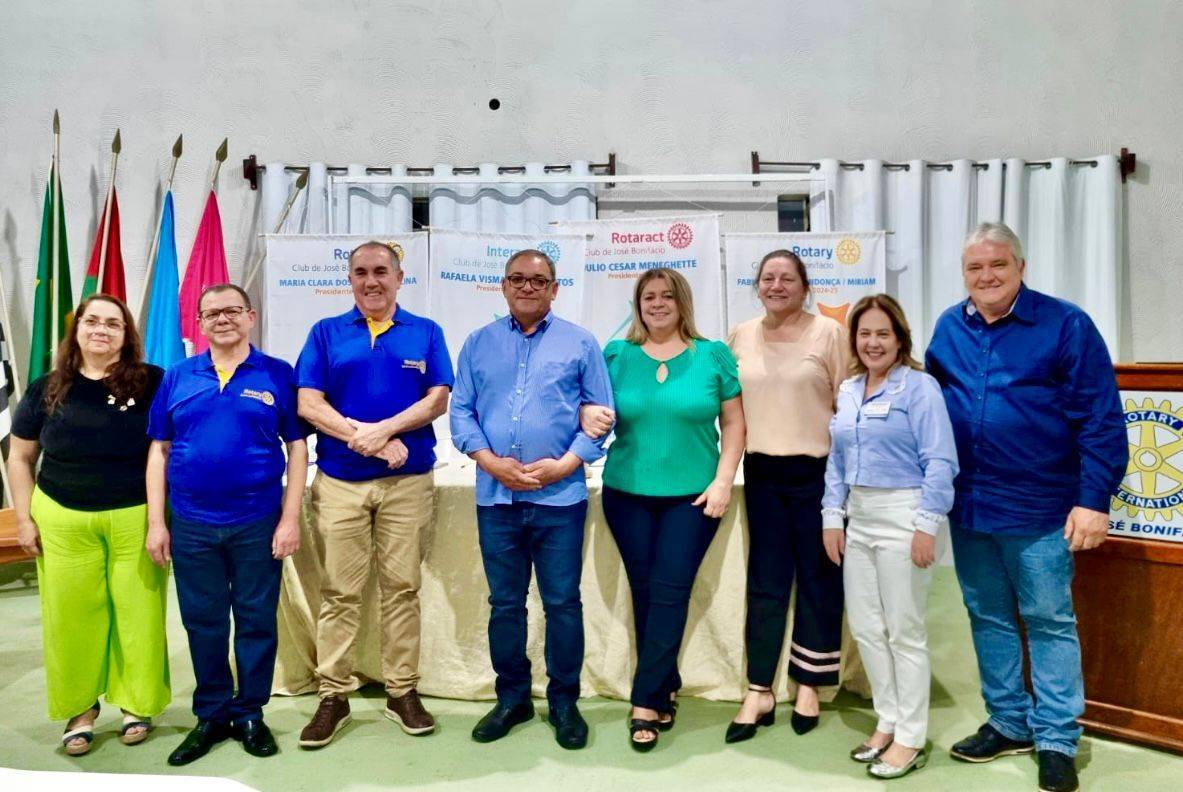 Governadora Assistente Claudia Maset Participa de Cerimônia de Posse no Rotary Club de José Bonifácio