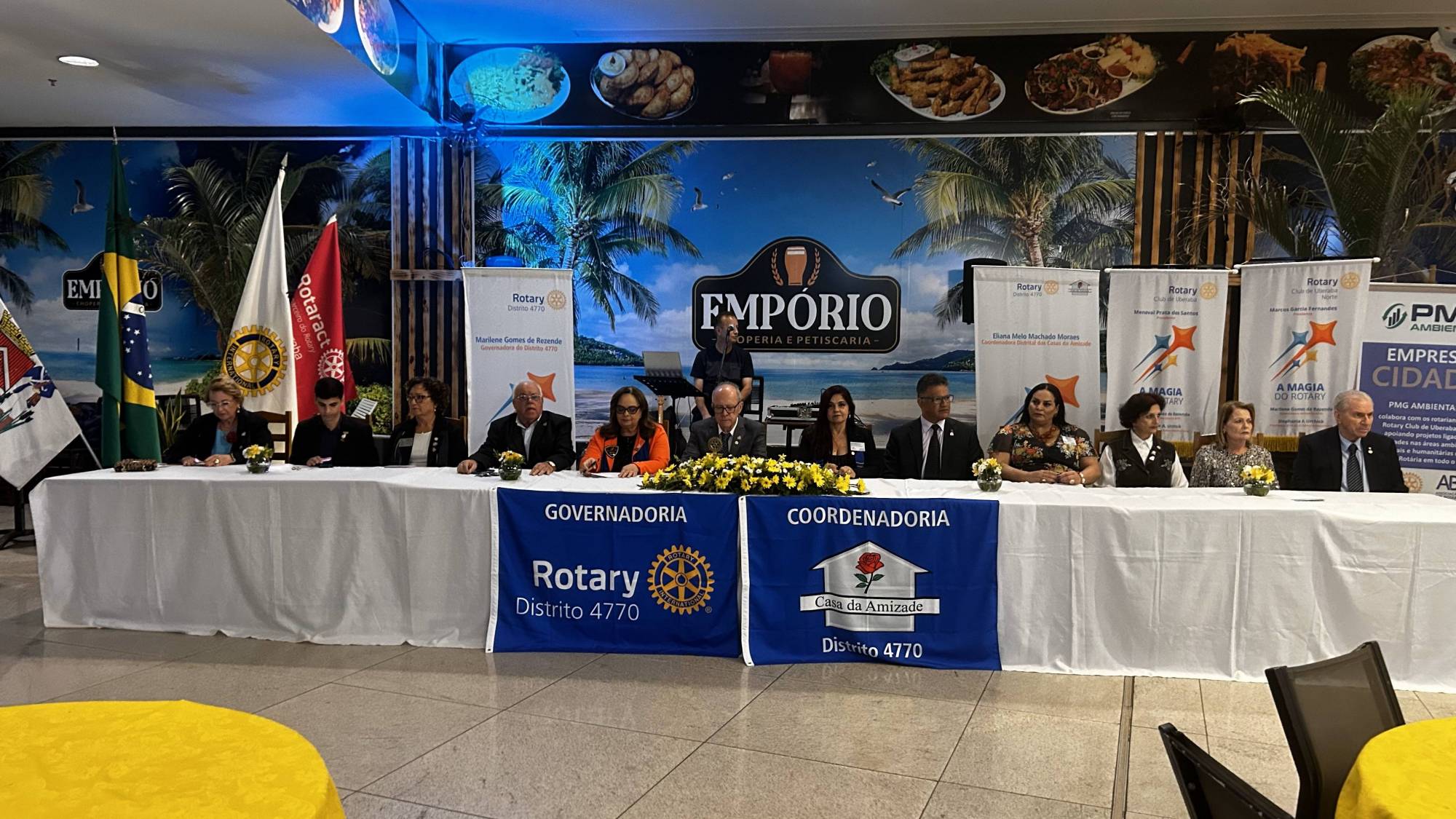 REUNIÃO FESTIVA COM 6 CLUBES DE UBERABA