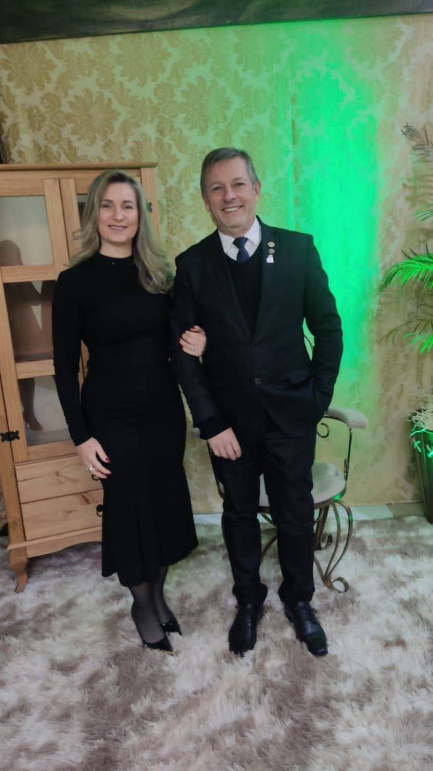 SABORES VINHOS E MÚSICA