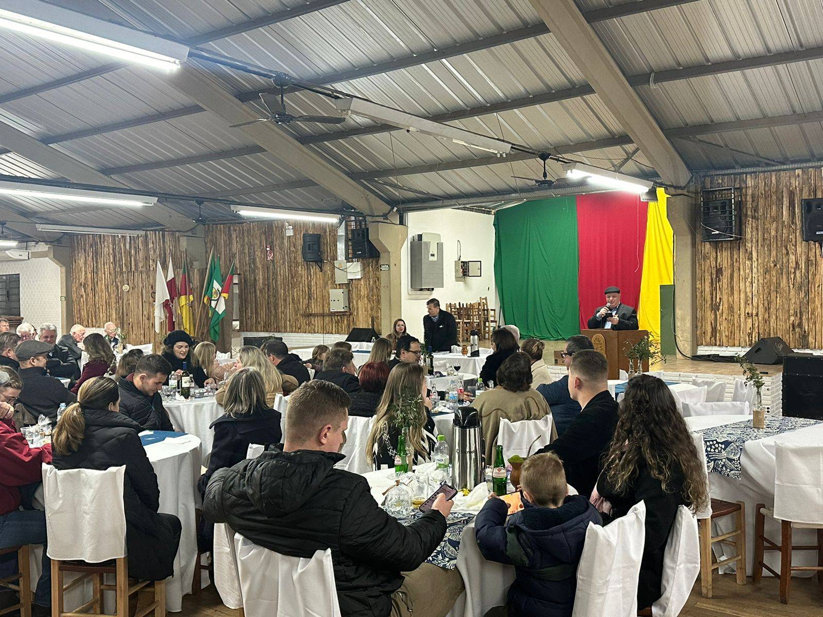 Clube prestou homenagem aos Companheiros pela passagem do Dia dos Pais