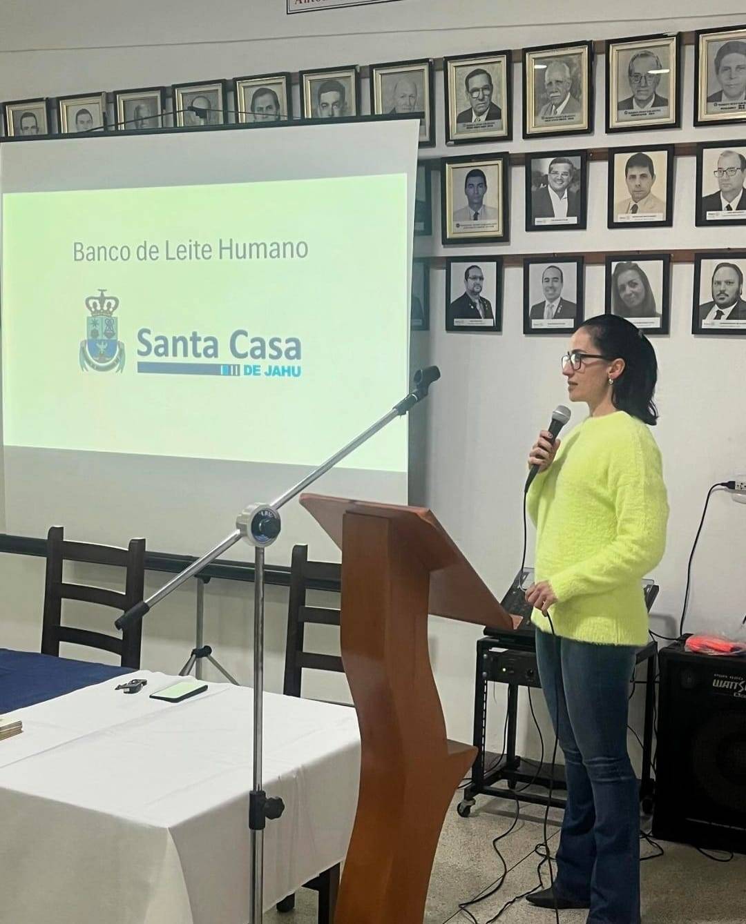 Rotary Club de Jahu - Leste Realiza Palestra Sobre o Banco de Leite Humano da Santa Casa de Jahu