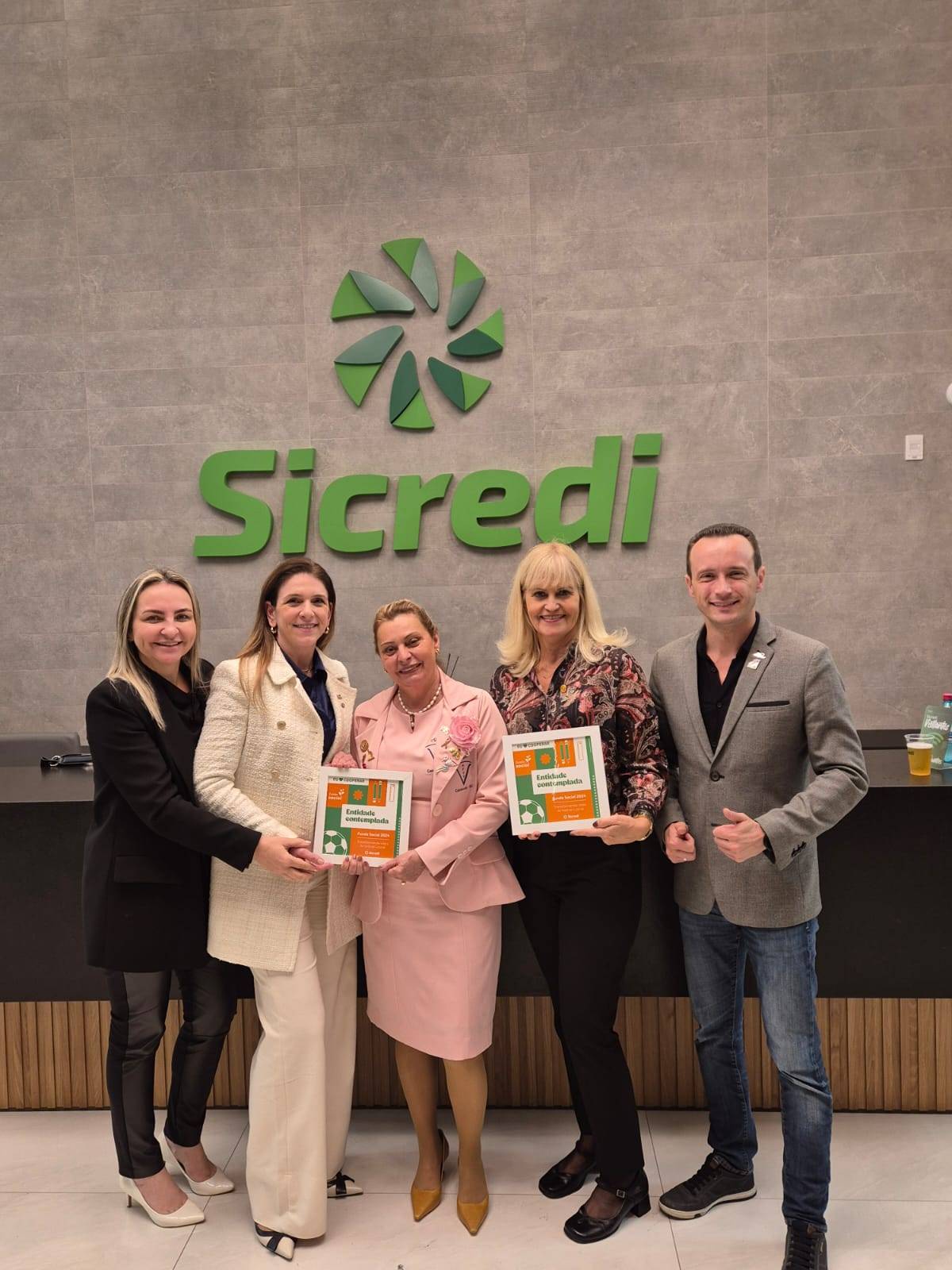 Rotary`s de Balenário Camboriú contemplados