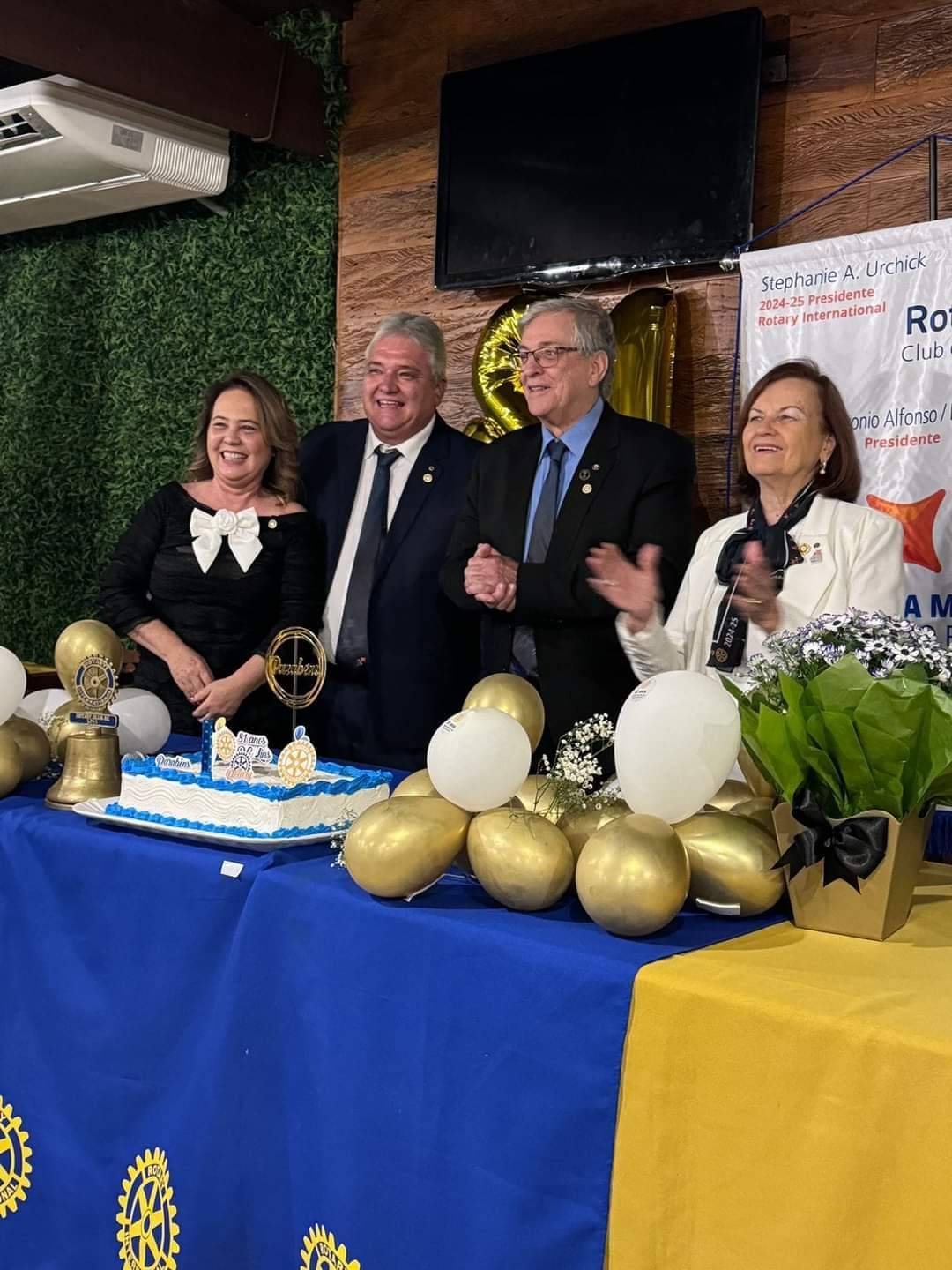 Rotary Club de Lins Comemora 81 Anos Com Homenagem no Dia Dos Pais