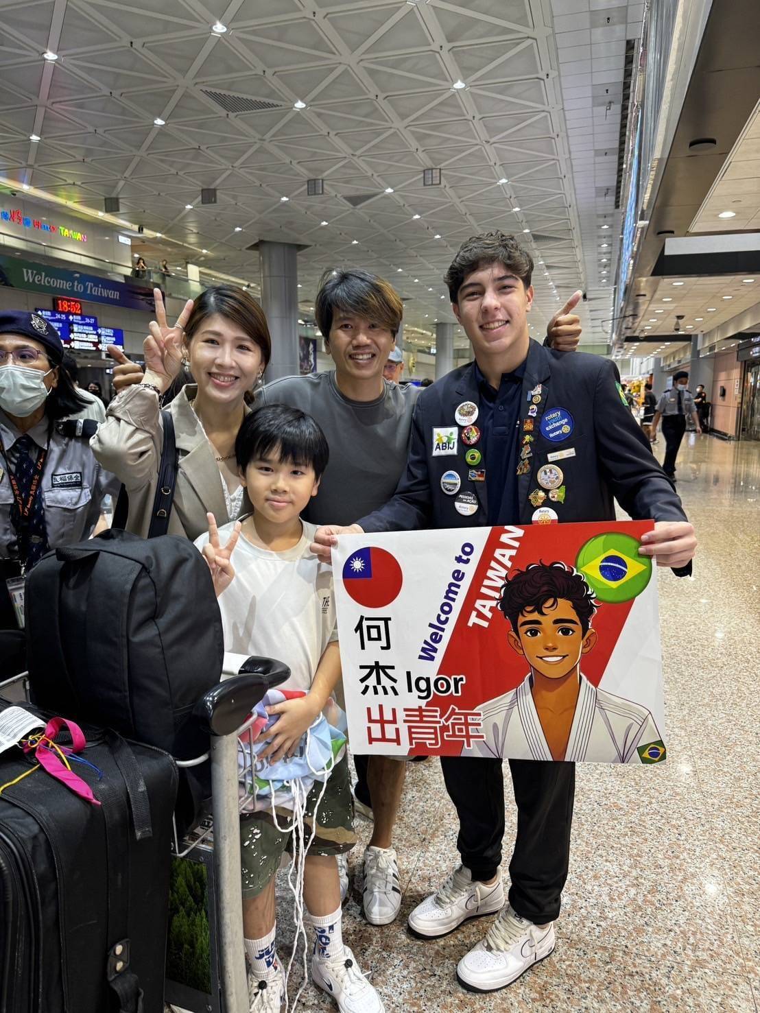 Igor Tavares Fukunaga chegando em Taiwan para o seu período de intercâmbio