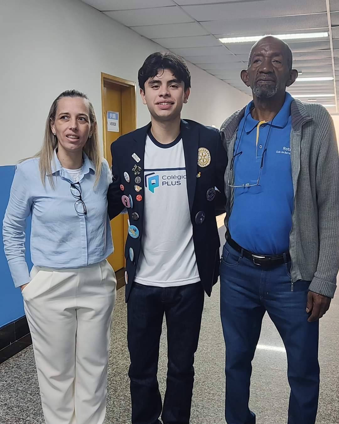 Rotary Club de Barretos Apresenta o Intercambista Gael Perez aos Alunos do Colégio Plus