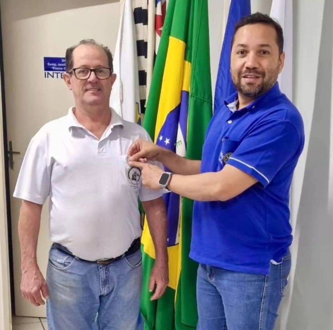 Rotary Club de Jales Condecora o Companheiro Antônio Palácios