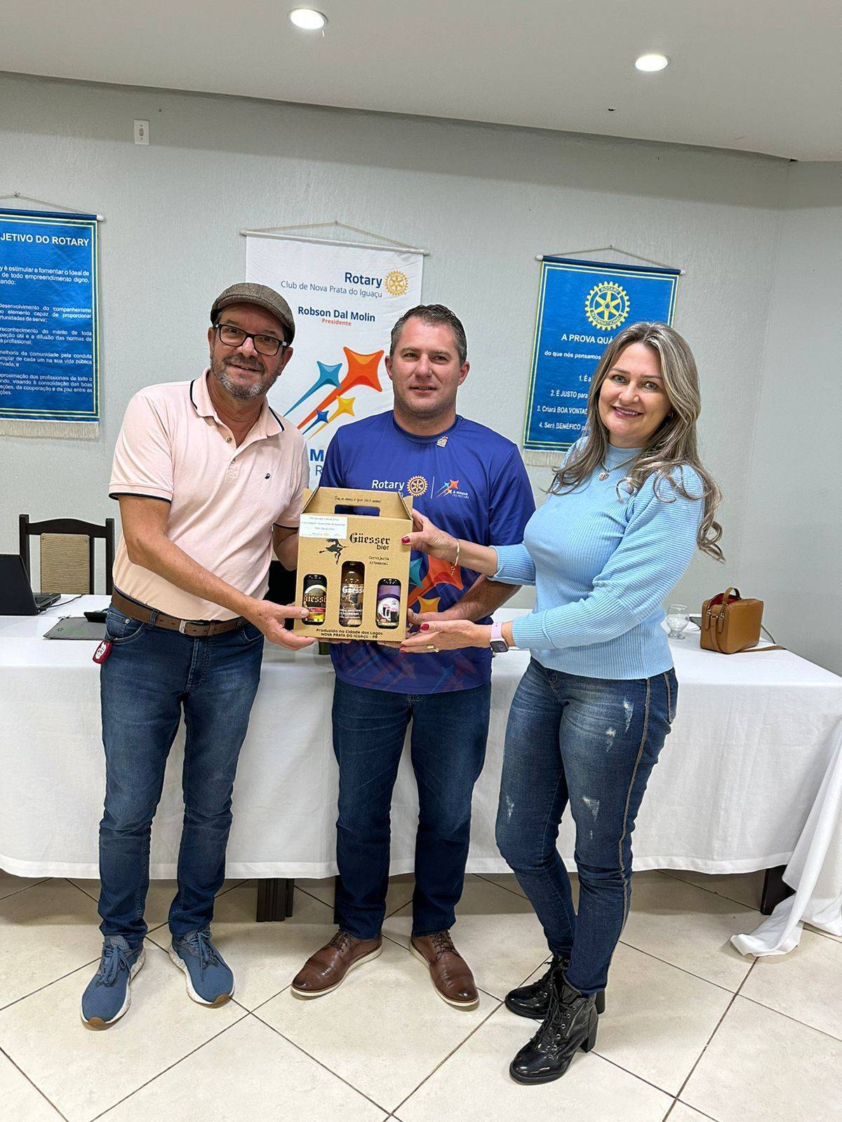 Recebemos a visita de nosso sócio fundador e primeiro Presidente de nosso clube, Carlos Righ, Carlos não faz mais parte do nosso quadro associativo pois hoje mora em Santa Catarina, mas permaneceu ativo por muitos anos . Obrigado companheiro Carlos por todo serviço prestados e pela dedicação  ao nosso clube.