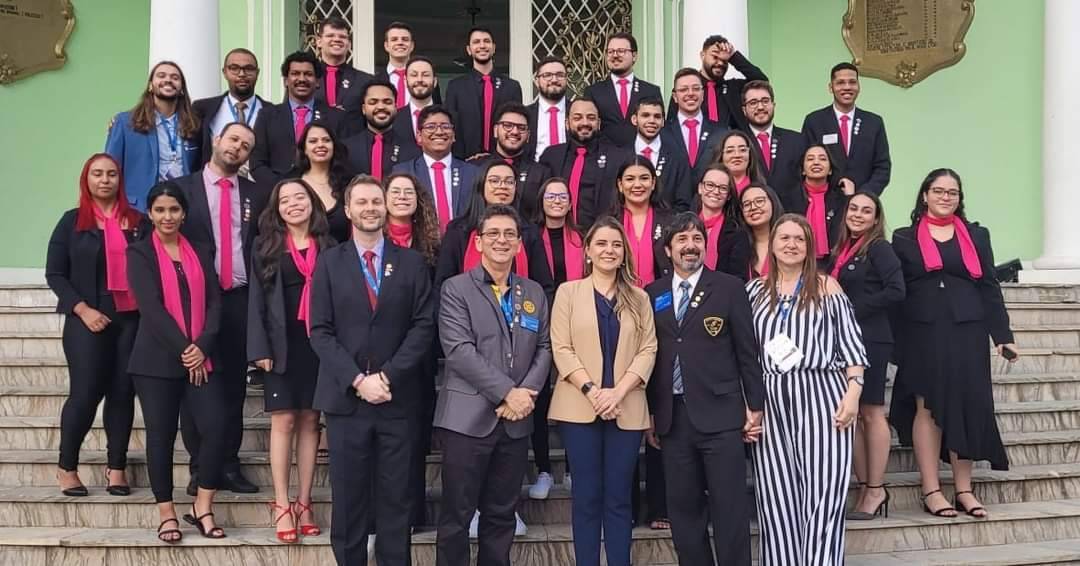 Representantes Distritais do Rotaract Eleitos se Reúnem Para Registrar Lembrança do Encontro em Fortaleza