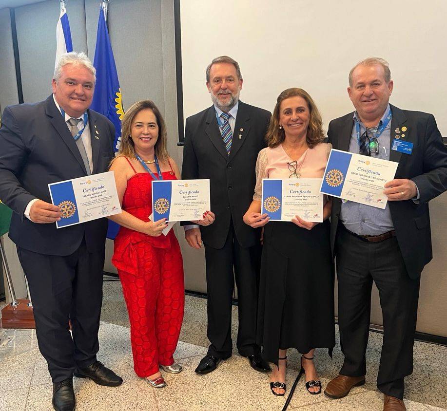 Governadores Eleitos e Indicados Recebem Certificado Pela Participação do PLS