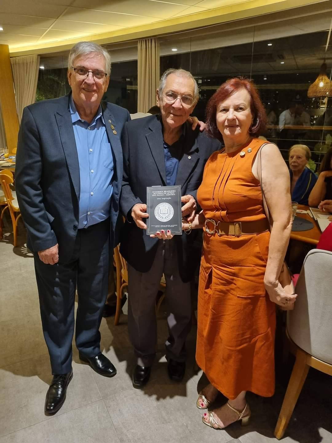 Eula Maria Alfonso e Israel Antonio Alfonso Lançam Livro em Fortaleza 