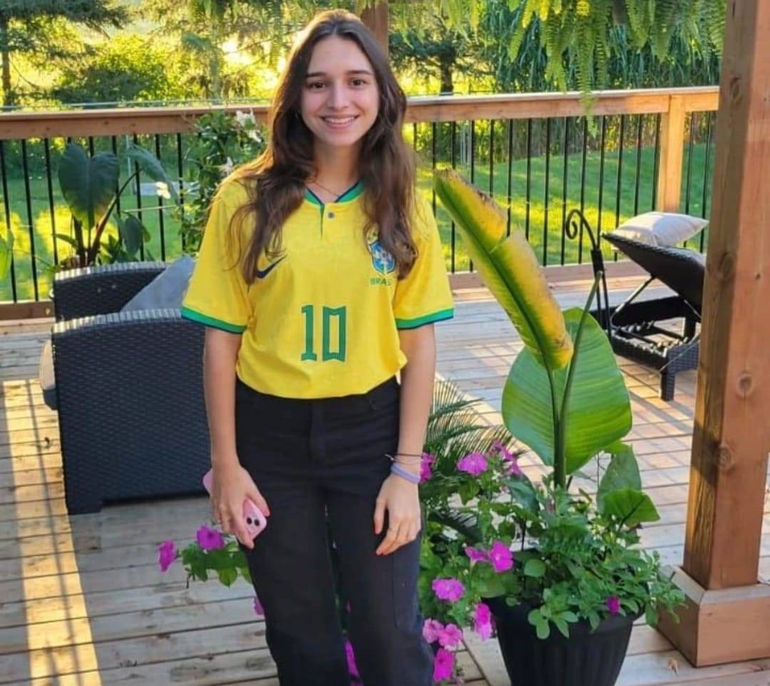 Intercambista Maria Leonor Realizou Passeio na Cataratas do Niagara com sua Família Hospedeira