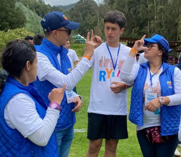 Rotary Club de Bogotá Centenario na Colômbia Realizou Evento com a Presença de Portadores de Deficiência Auditiva 