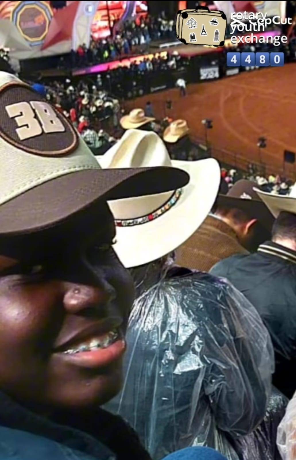 Intercambista Isaac da Uganda Realiza Passeio na Festa do Peão de Boiadeiro de Barretos