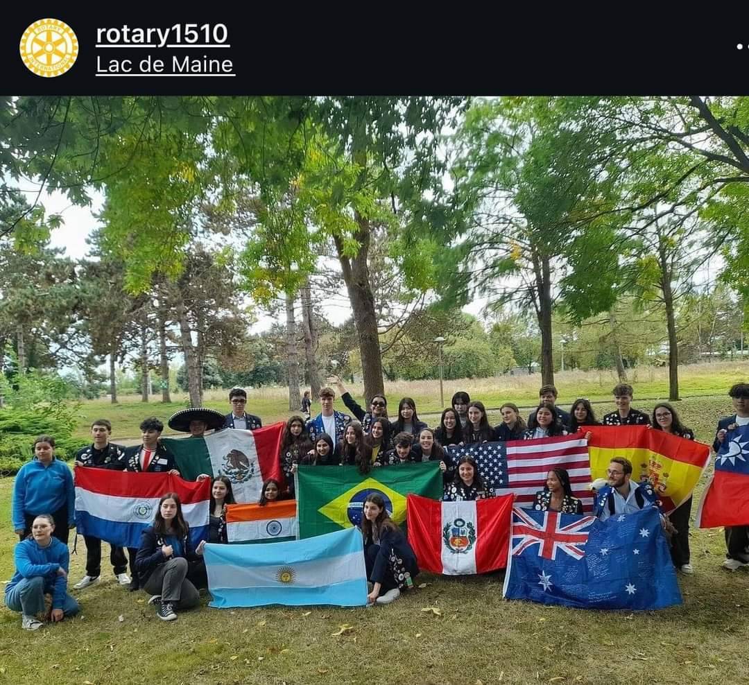 Intercambista Antonio Divulga Fotos da França Onde Participa da Integração do Distrito 1510