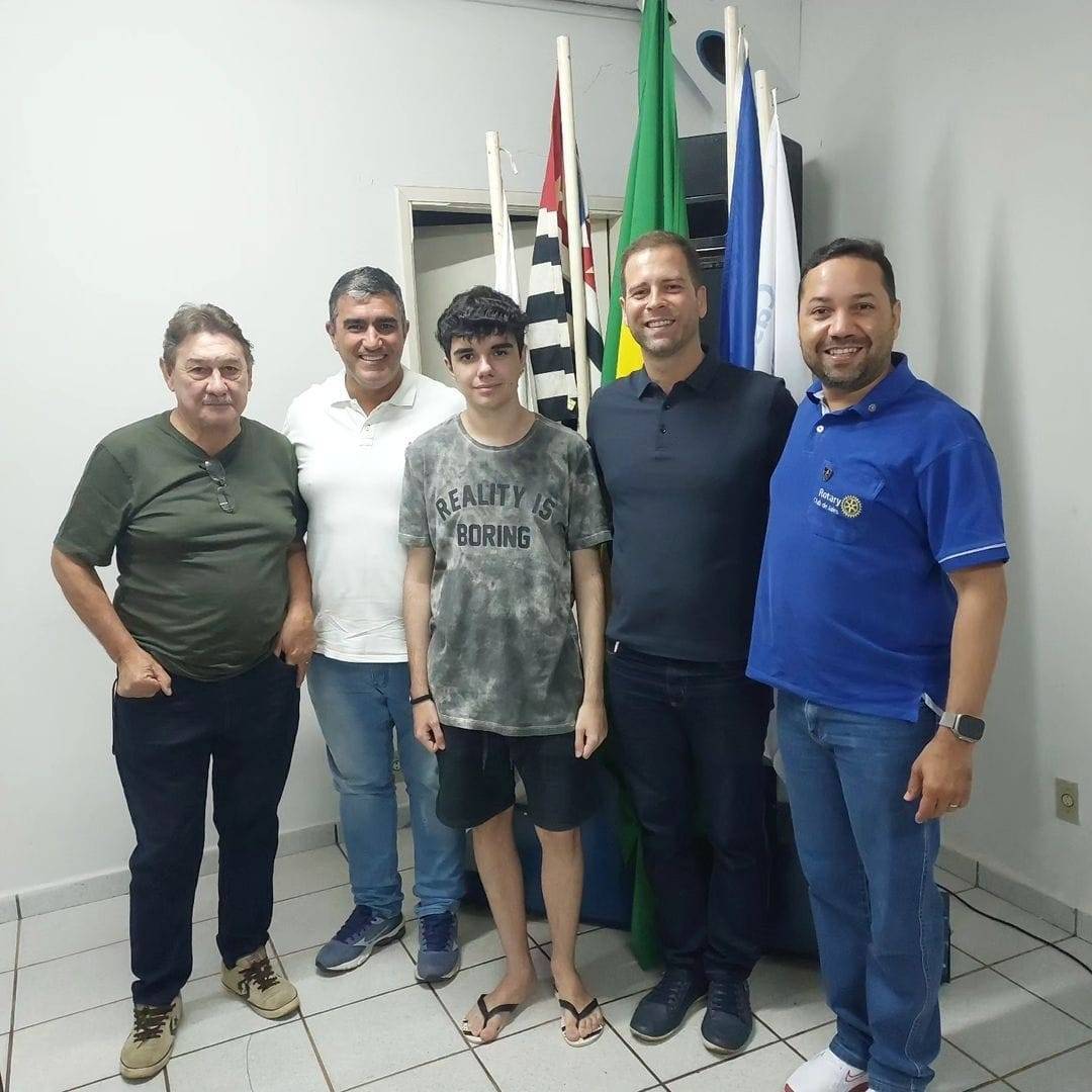 Rotary Club de Jales Recebe Candidato ao Intercâmbio João Gabriel Assunção de Mori e Seu Pai