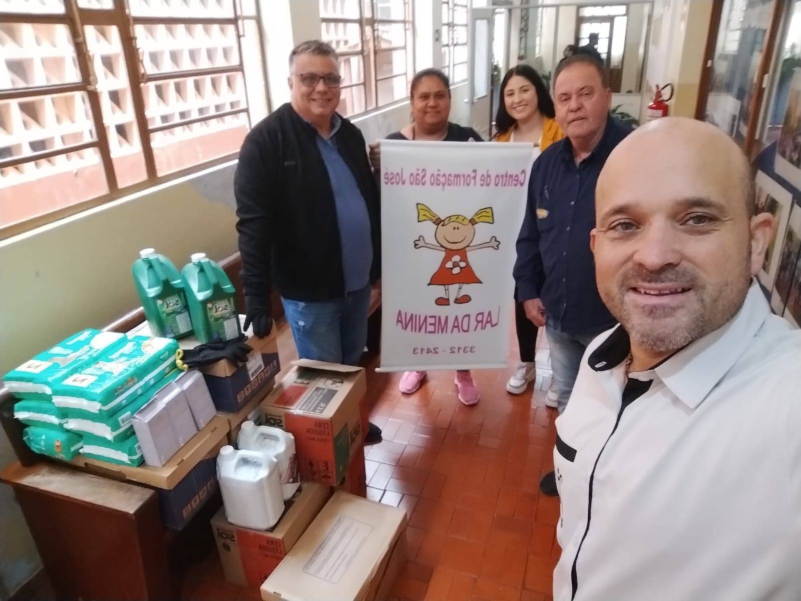 Doação ao Lar da Menina Santo Ângelo