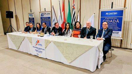 No Rotary Club de Marília de Dirceu houve: admissão de associados, novas empresas cidadãs e entrega de Título Paul Harris