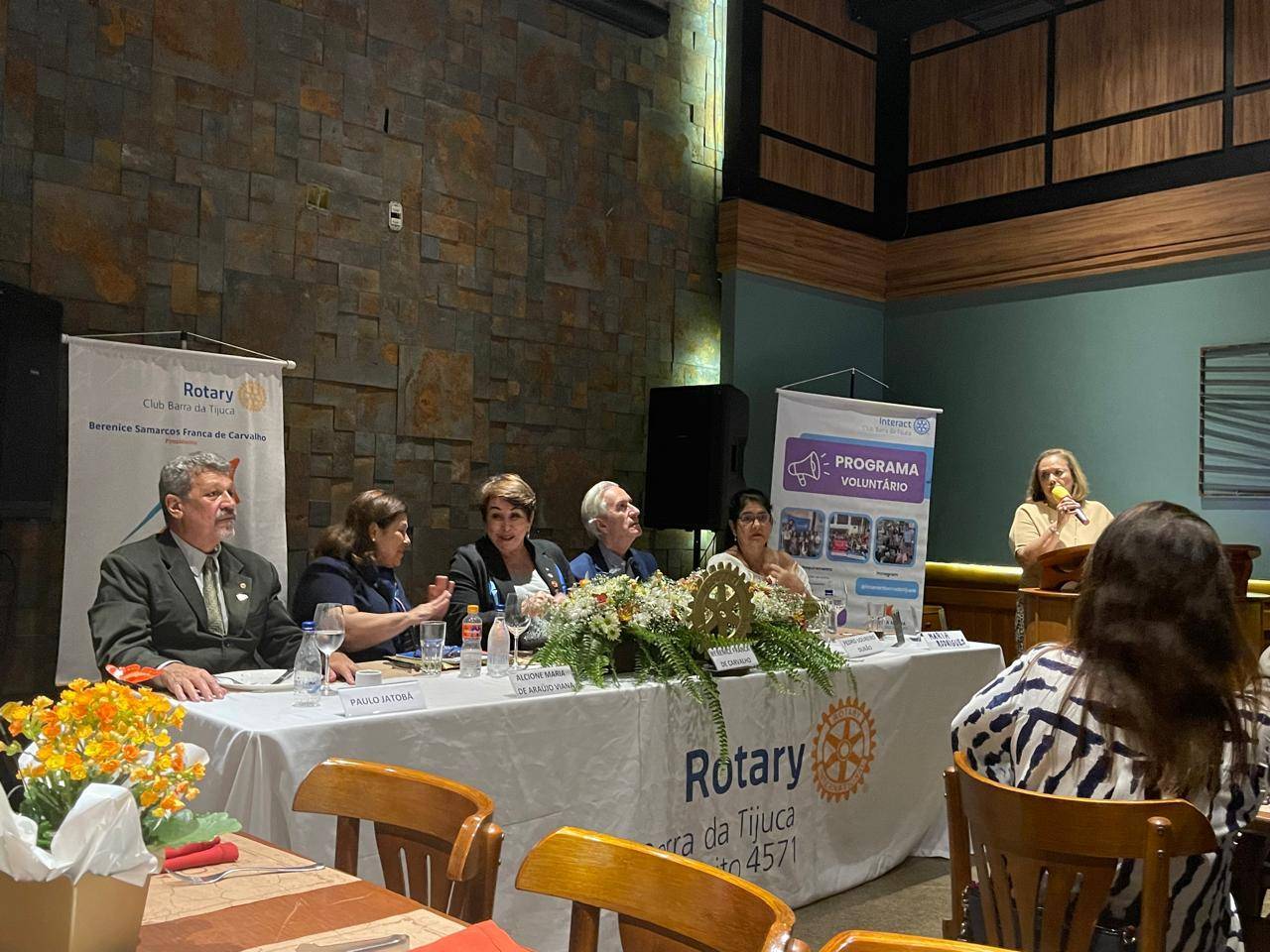 Governadora Alcione em visita o RC Barra da Tijuca