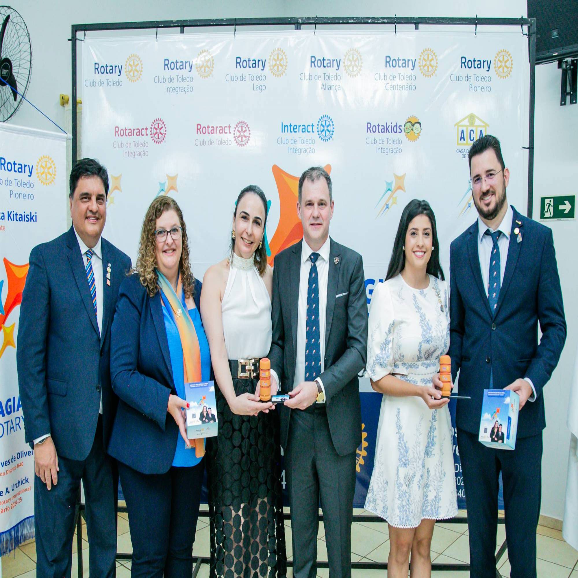 Governador Luiz e Kátia, Presidente RCT Pioneiro Walmir e esposa, Presidente RCT Aliança Diego e esposa! 