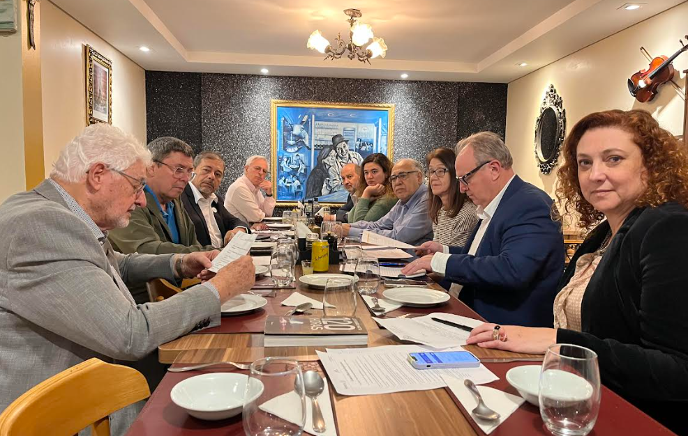 ASSOCIADA FABÌOLA ROBERTI CONEGLIN