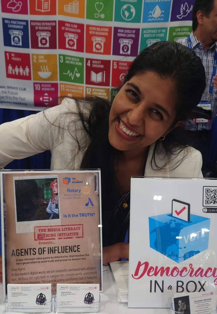 Anahita Dalmia do Rotary Club de Newport Beach EUA é Co-Criadora do Jogo Agents of Influence