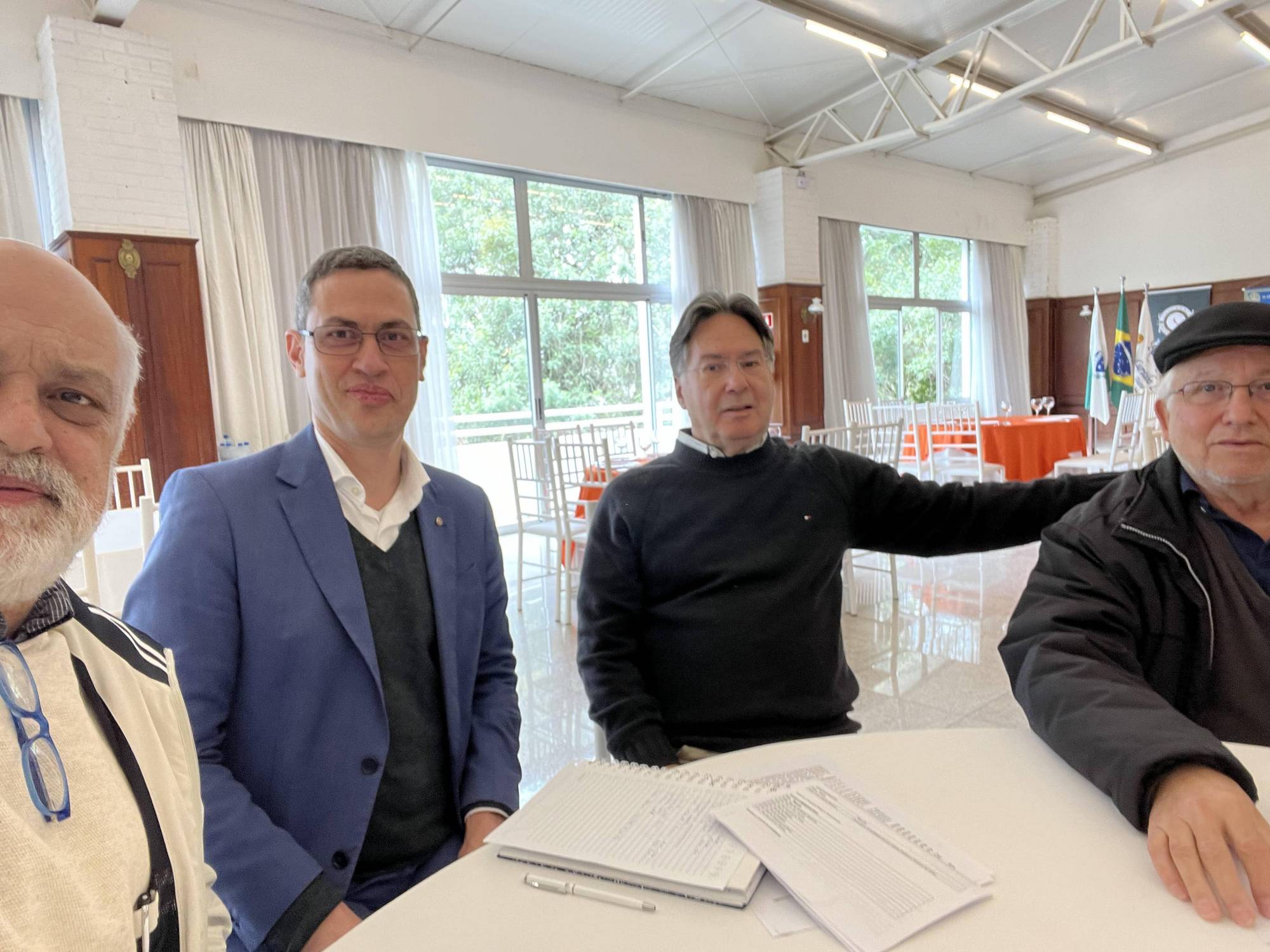 COMPANHEIROS EM AÇÂO - RCC LESTE E GUABIROTUBA