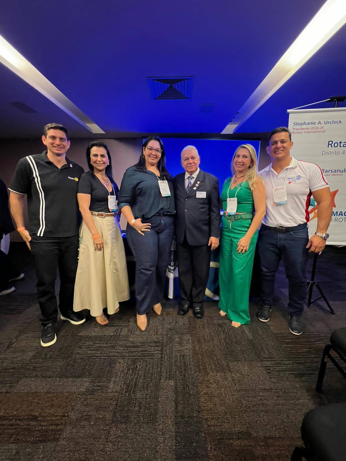 Valdijan Filho, presidente eleito RC Araguaína-Lago Azul, Márcia Helena, presidente eleita RC de Araguaína-Inclusão, Thaís Bandeira, presidente eleita RC de Araguaína-Pioneiro, Eurípedes Lima, GD eleito 2024-25, Rejane Mourão, associada representativa RC Araguaína-Inclusão e Divino Bethânia, pres. eleito RC de Araguaína-Doe Vida.