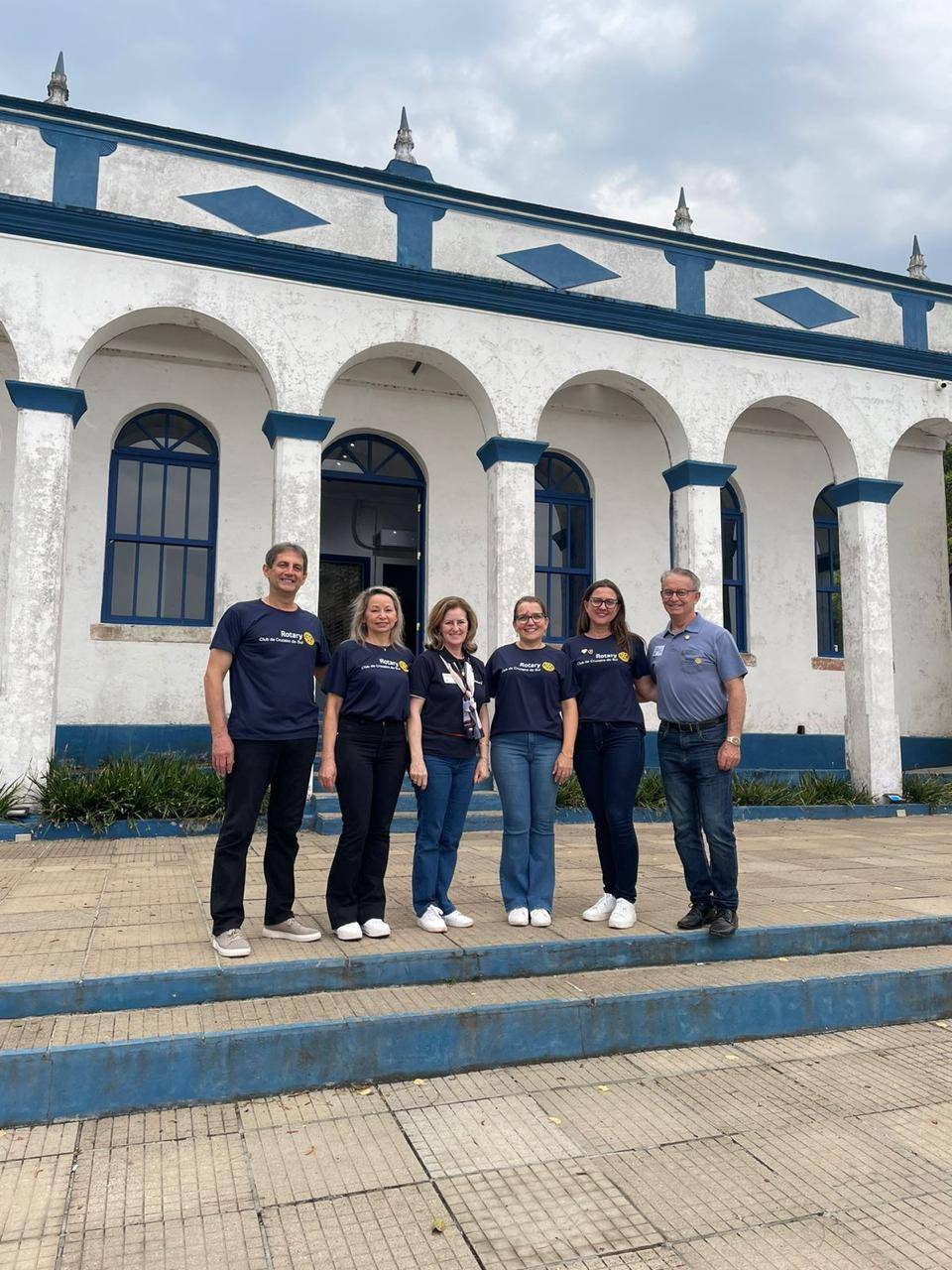 Visita a Casa Do Morro símbolo turístico de nossa cidada, na imagem companheiros Sérgio e Ângela Mallmann, a Governadora Ana Cristina Baggio, Presidente 26/27 Letícia Gerhardt, Presidente ano rotário atual Jaqueline Kerber e Governador Assistente Antônio.