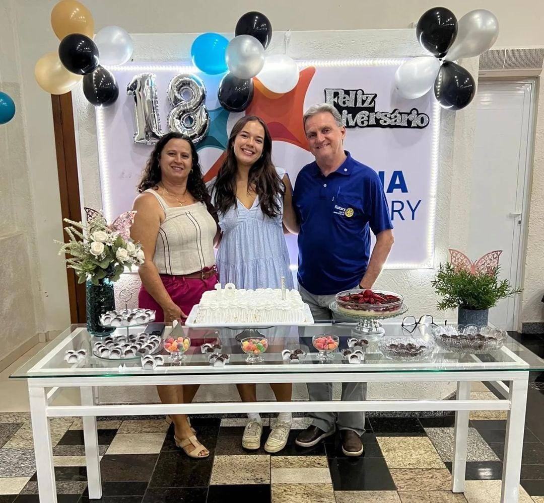 Intercambista Maggie Comemora Aniversário em Santa Fé do Sul