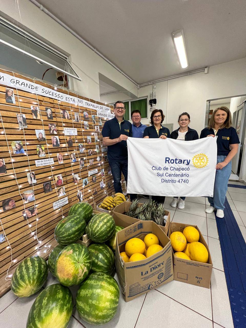 Entrega das frutas à gestora