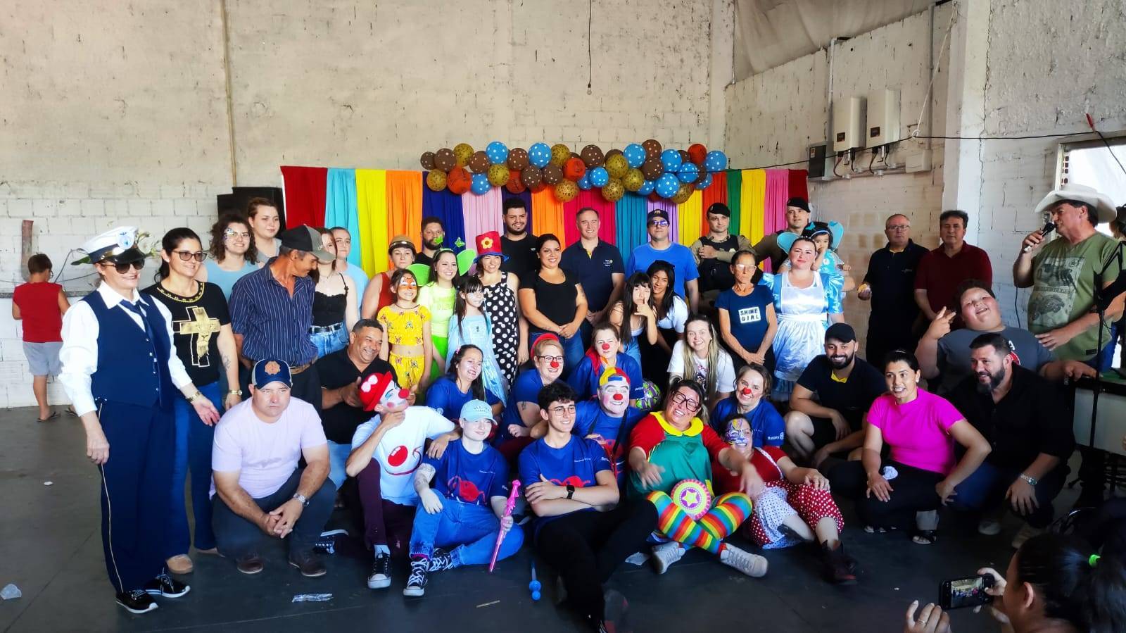 Rotary Club de Francisco Beltrão Industrial com o Projeto Semeando Sorrisos, Comunidade do Rio do Mato e Rotary Club de Francisco Beltrão