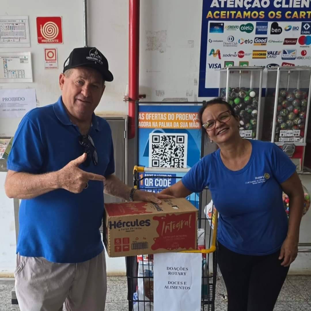 Governador Indicado 26-27 do Distrito 4480 - Brasilino Garcia Doa 1 Caixa de Leite ao Projeto do Rotary Club Satélite de Olímpia - Novas Gerações para a Cidade Mirim