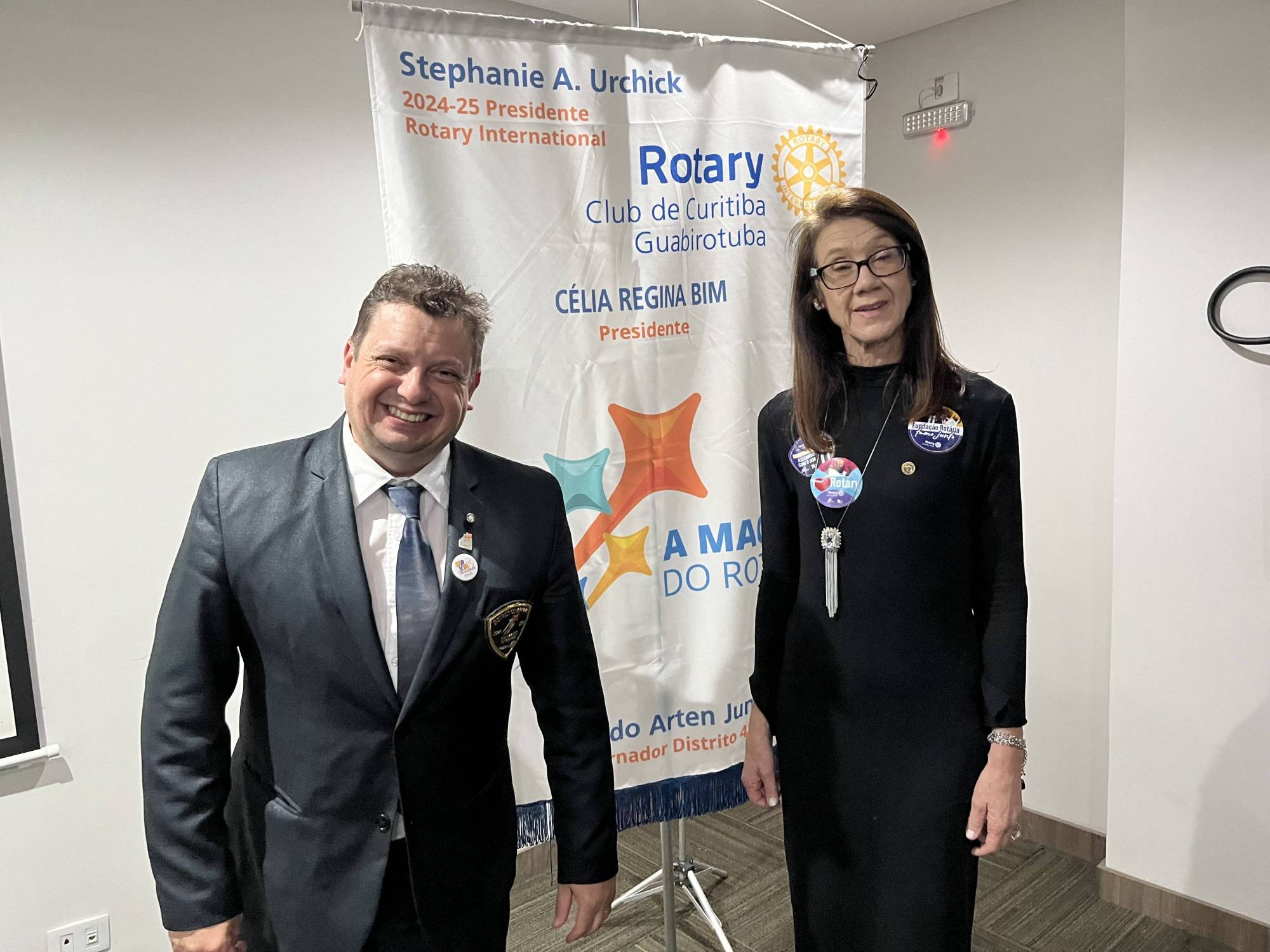 GOVERNADOR 2024-2025 ALFREDO ARTEN JUNIOR E PRESIDENTE CÉLIA REGINA BIM