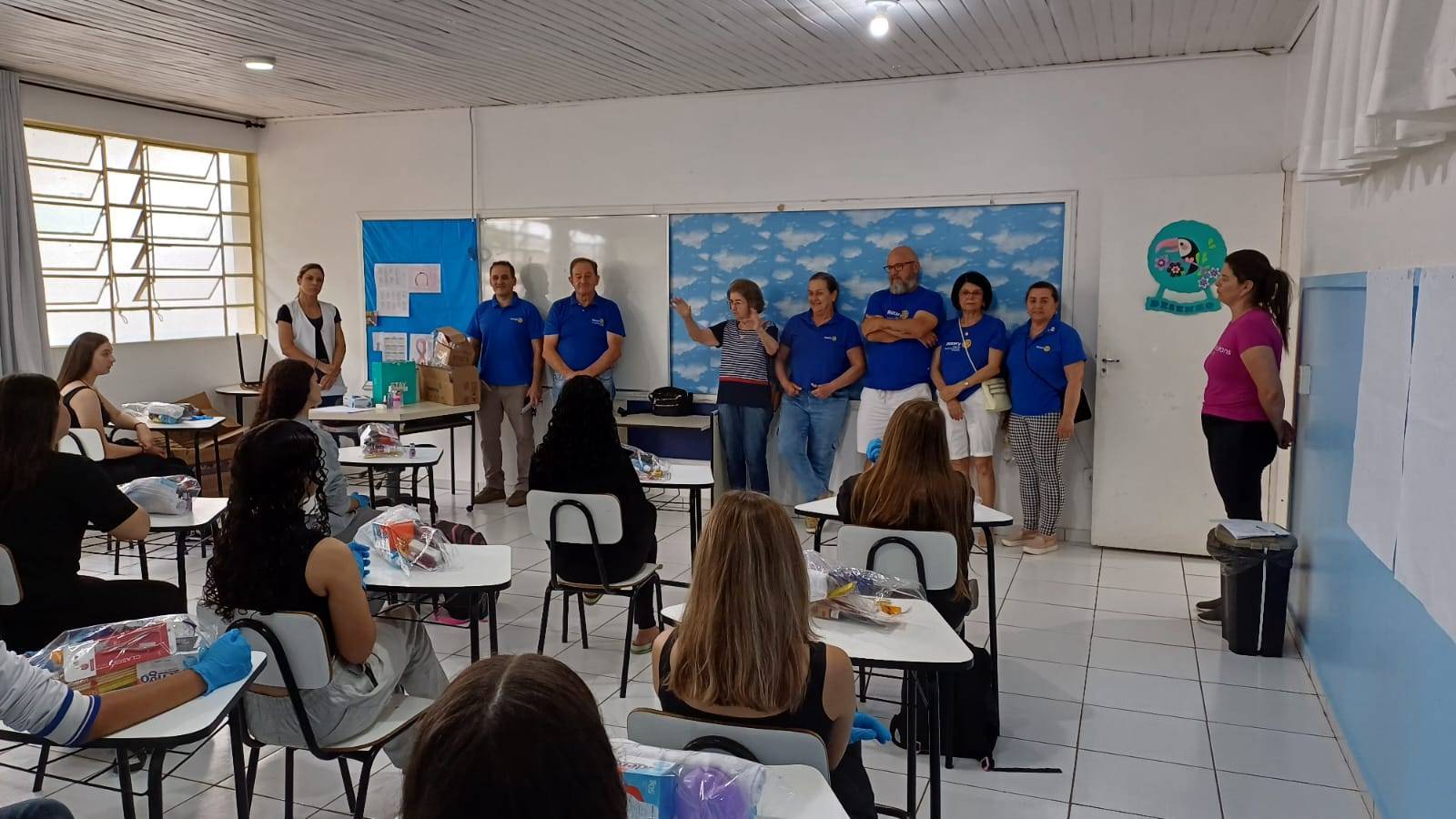 MENINAS SENDO EMPODERADAS