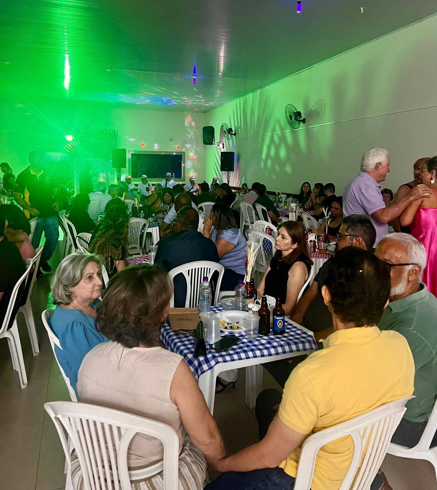 Boteco do Rotary Club de Monte Aprazível Reuniu a Família Rotaria e Amigos