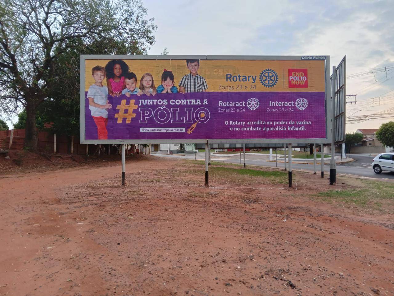 Rotary Club de Itajobi Realiza Campanha Contra a Poliomielite com Outdoor na Cidade