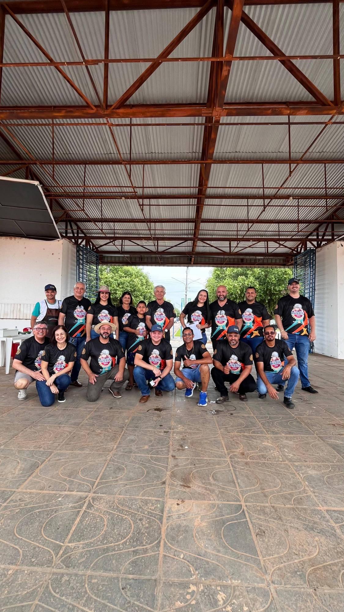 Rotary Club de Colíder ajudando na portaria do 16º Leilão Unidos pela Vida no dia 27 de outubro de 2024.