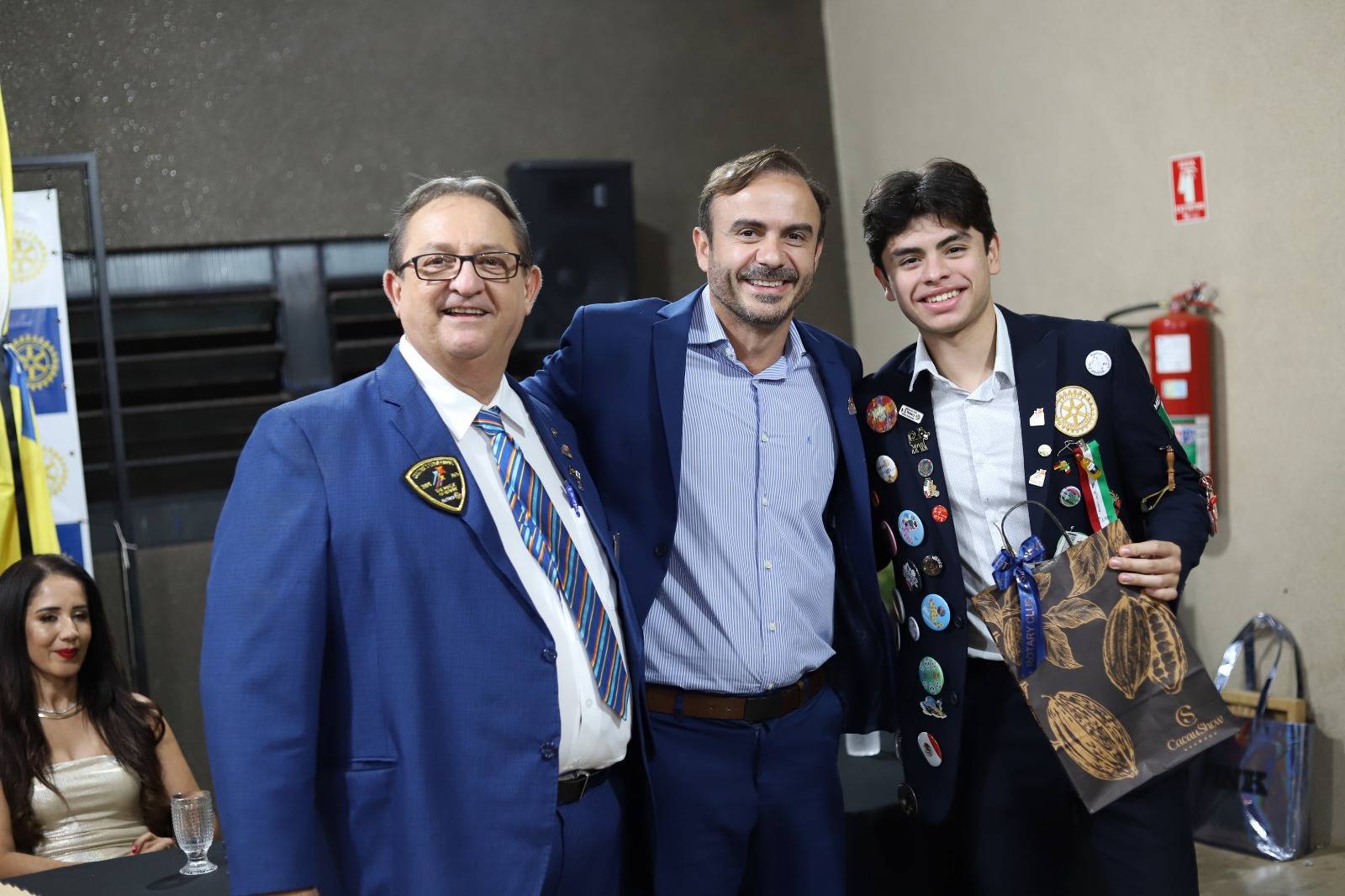 Rotary Club de Barretos Prestigia Festiva e Transmissão de Posse do Rotary Club de Severínia