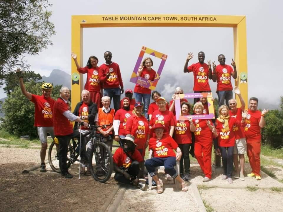 Rotary Club de Newlands na Cidade do Cabo - África do Sul Reuniu Associados e Amigos para uma Sessão de Fotos no Dia Mundial de Combate à Pólio