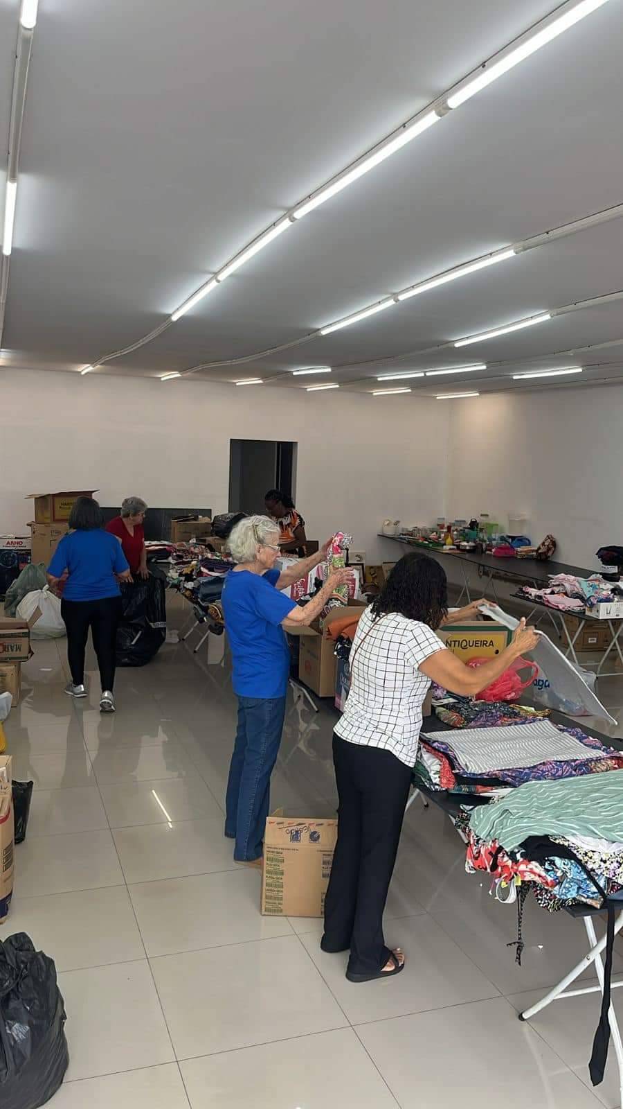 Rotary Club de Votuporanga - Novas Gerações A Todo Vapor Na Organização do Brechó Solidário Rotary Club de Votuporanga - Novas Gerações e Amor Exigente Votuporanga