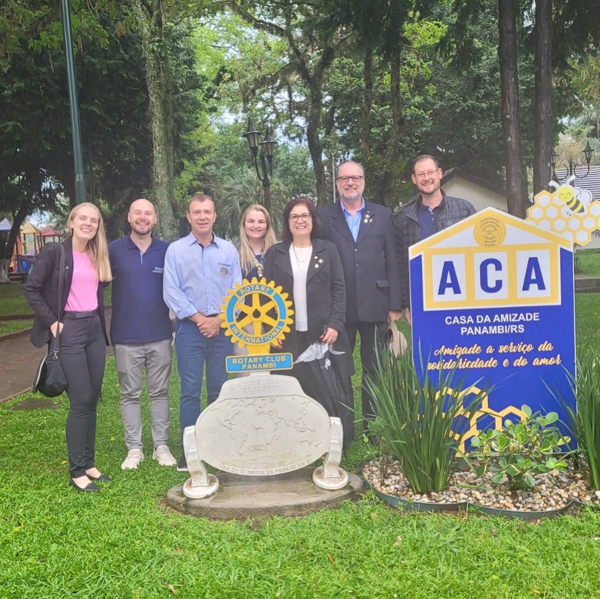 Visita ao Totem na Praça Central