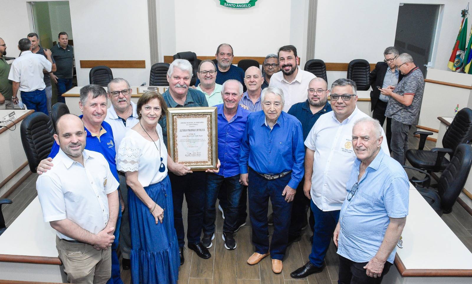 Nosso companheiro de clube Professor Antônio Frederico Chitolina Recebe Título de Cidadão Honorário de Santo Ângelo