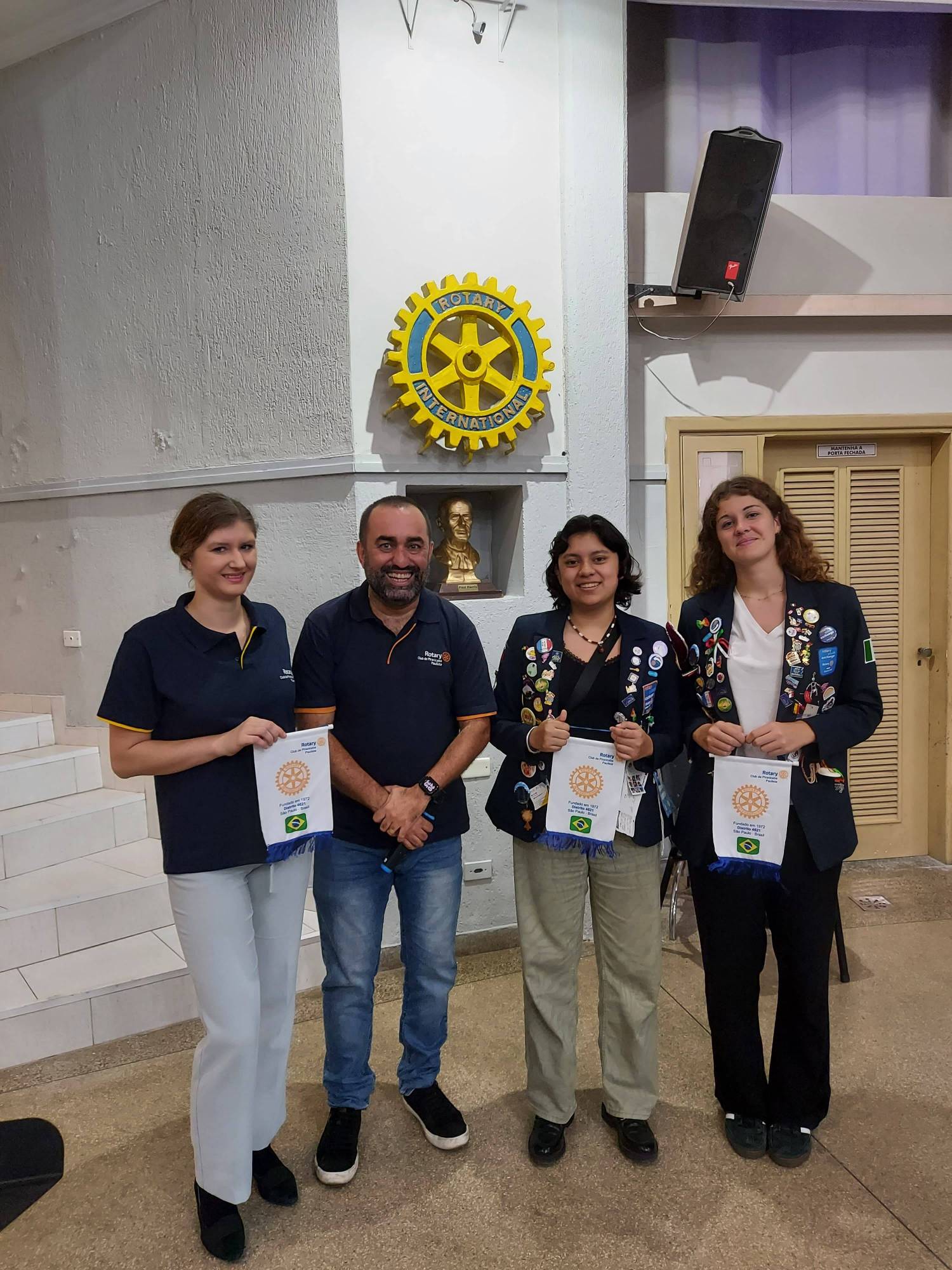 Intercambistas na area