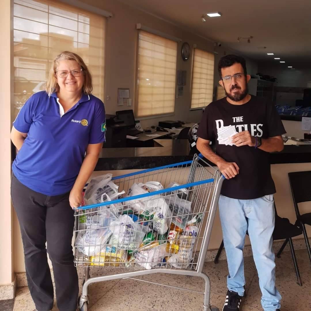 Rotary Club de Barretos e Interact Club de Barretos Realizam Campanha de Arrecadação de Alimentos e Itens de Higiene