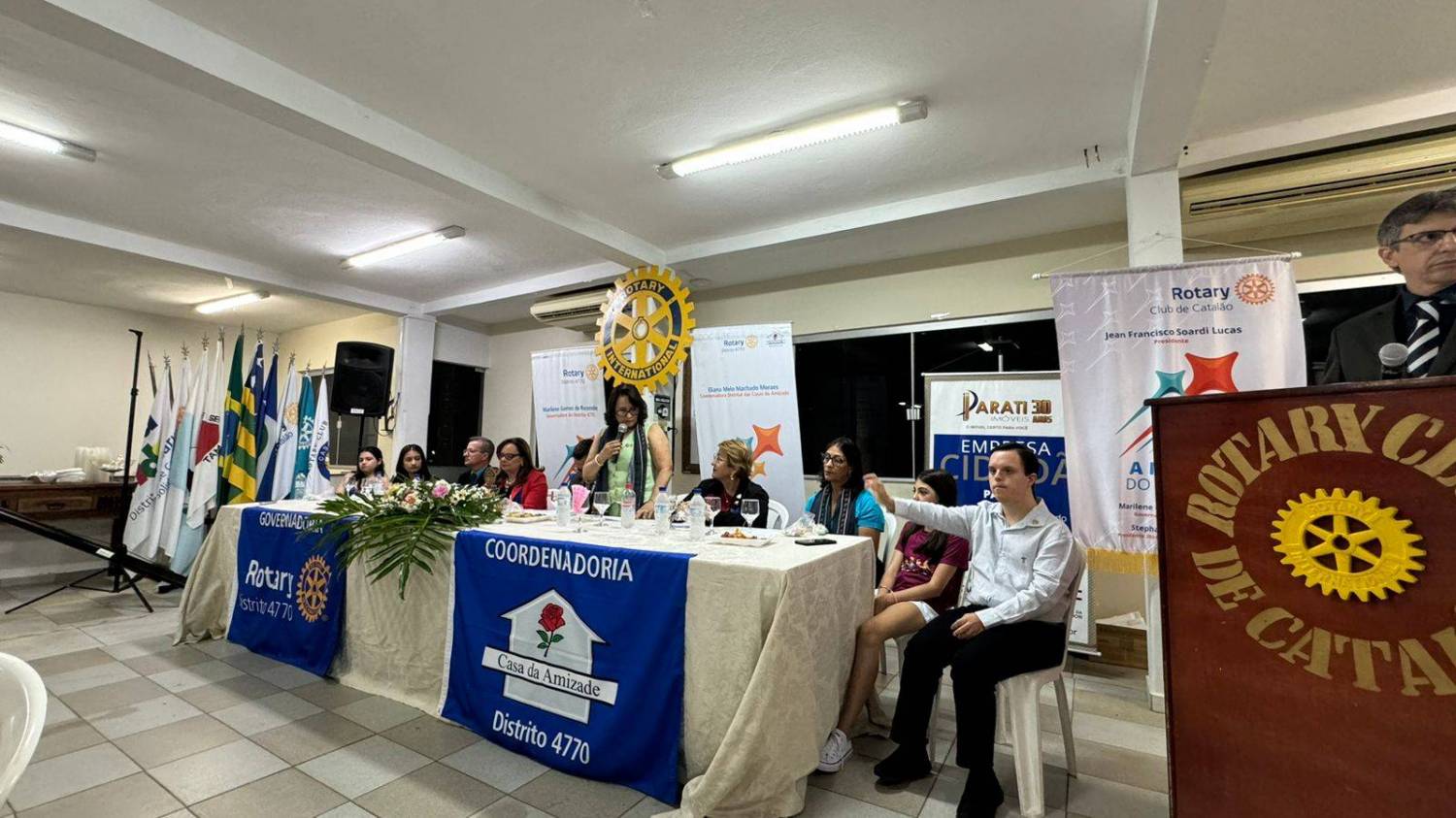 Governadora Marilene Rezende e a Coordenadora Distrital das Casas da Amizade Eliana Moraes visitam o Rotary Club de Catalão