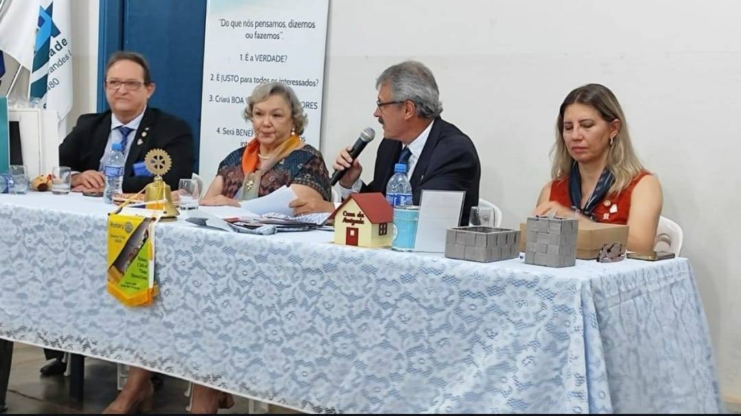Rotary Club de Jales - Grandes Lagos recebe visita do casal Gov. Eder Bocchini e Nelly