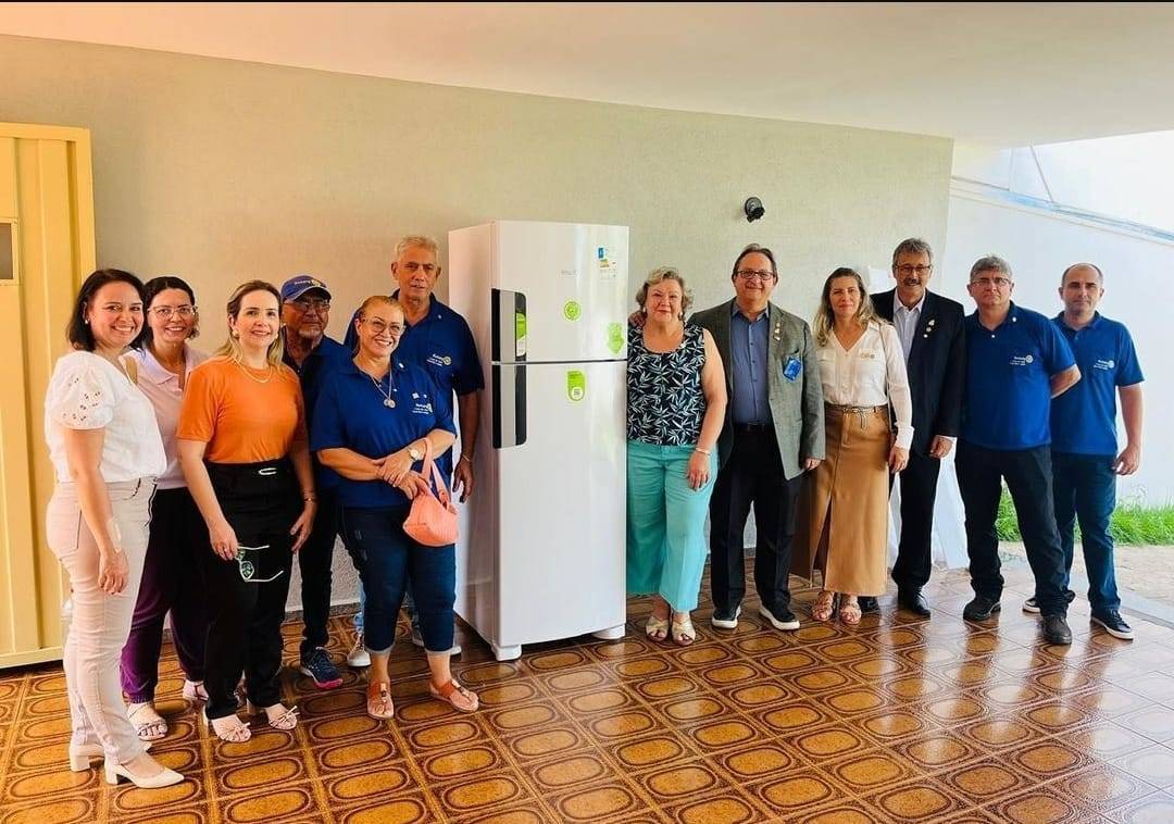 Rotary Club de Jales - Grandes Lagos realiza entrega de projeto de subsídio distrital na visita do casal Governador