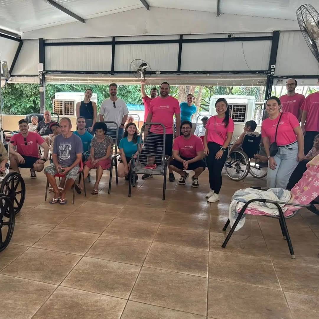 Rotaract Club de São José do Rio Preto - Palácio das Água Realiza Entrega de Leite no Lar da Bethânia 